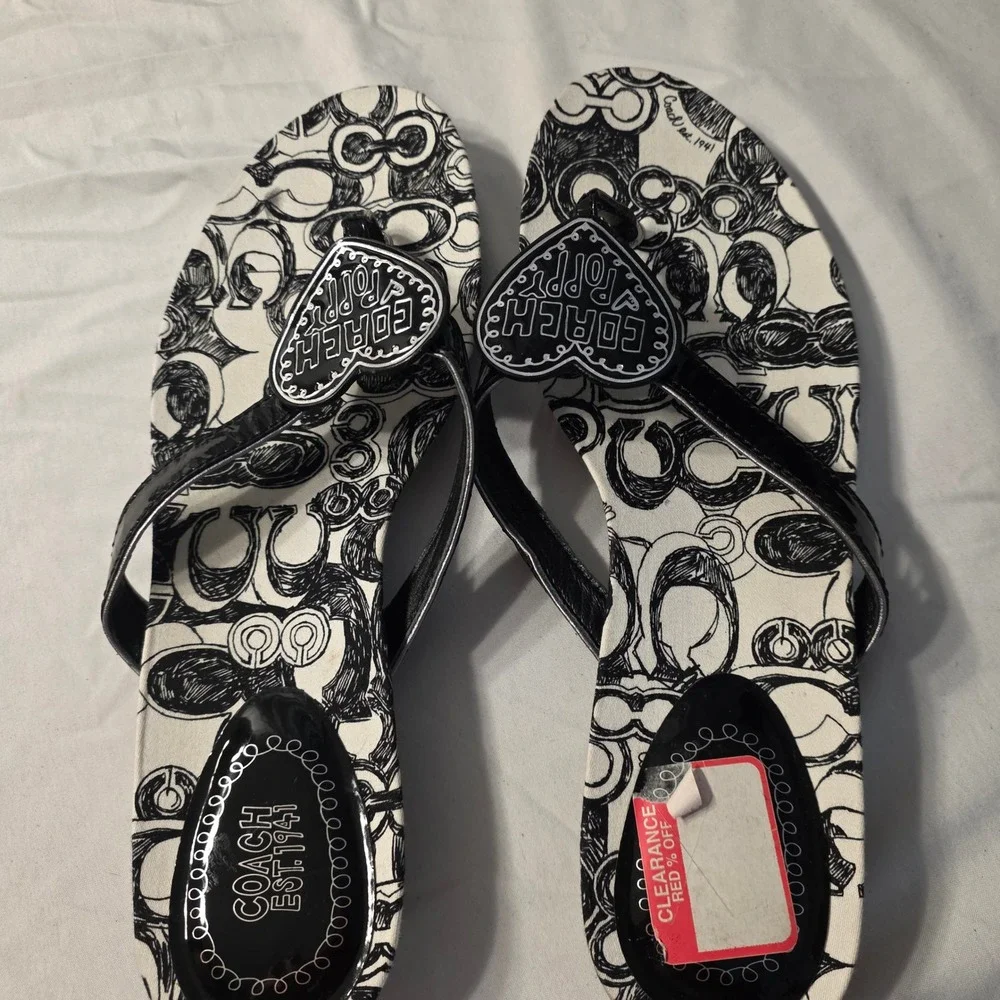 Coach Poppy Thong Sandals Womens 11 Black White Flip Flops Heart Logo Graphic